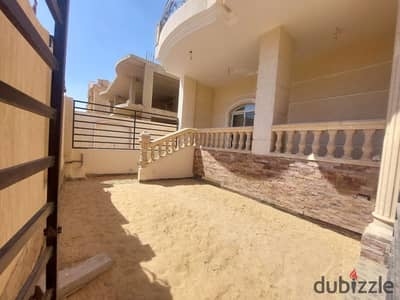 حصرى شقتين اول سكن بفيلات القرنفل ارضى بحديقة فيو مفتوح قرب الرحاب