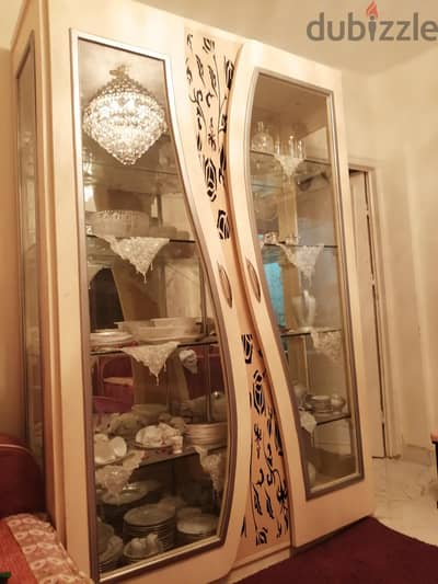 نيش مودرن شكله جميل واستعماله نظيف