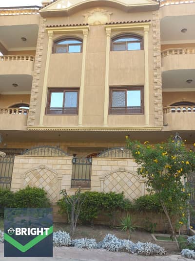 باقل سعر ف ماركت كله !! ل شقه 165م - 3 غرف - متشطبه بالكامل - بوجد بها غز وتليفون - ف النرجس