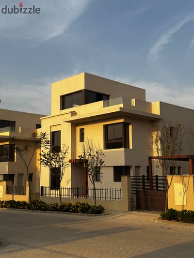TOWN HOUSE MIDDLE OWEST 200M RTM FULLY FINISHED