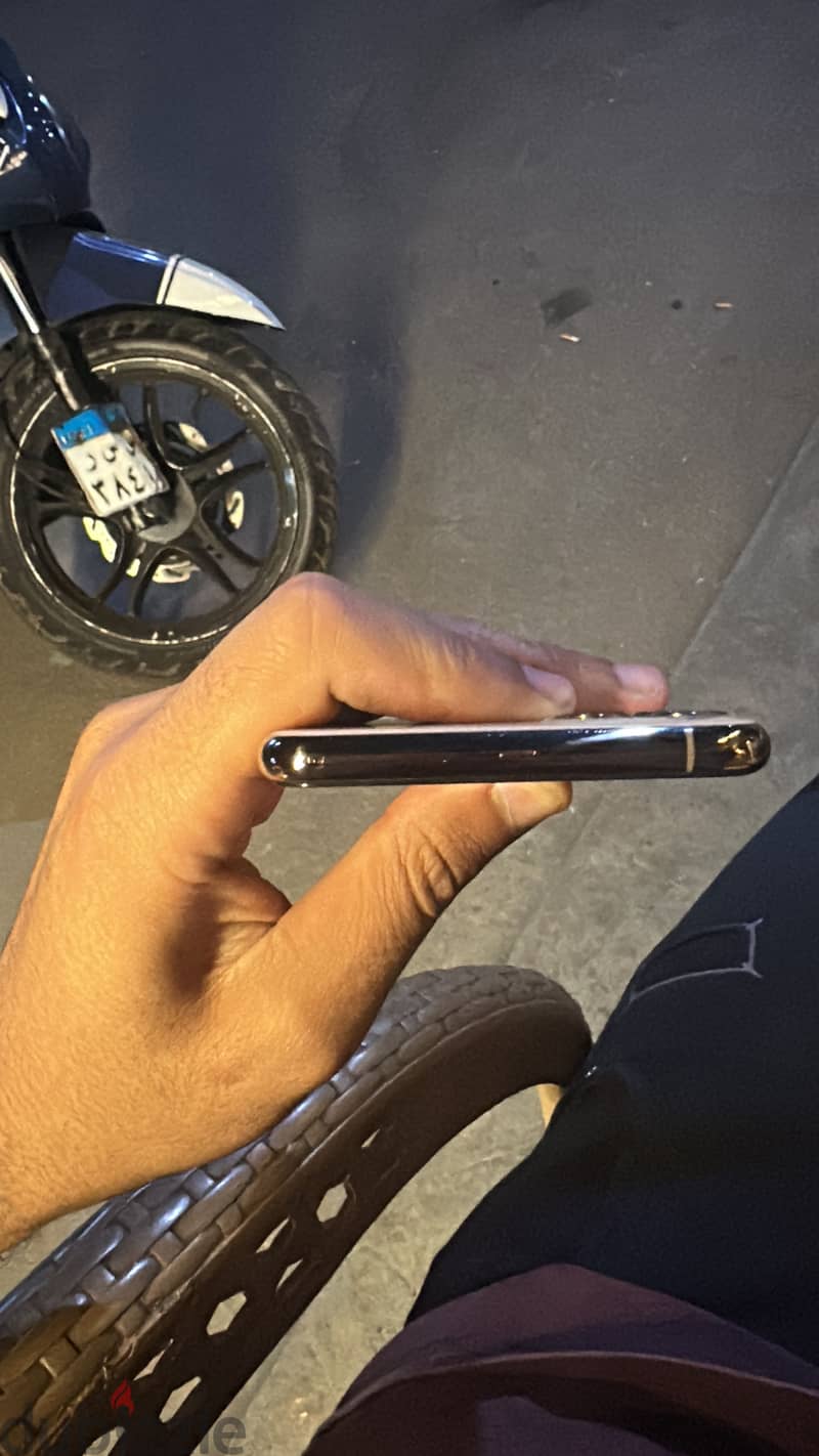 Apple - iPhone 11 Pro Max 5