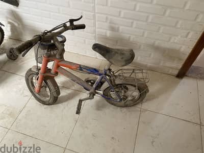 2 children bikes