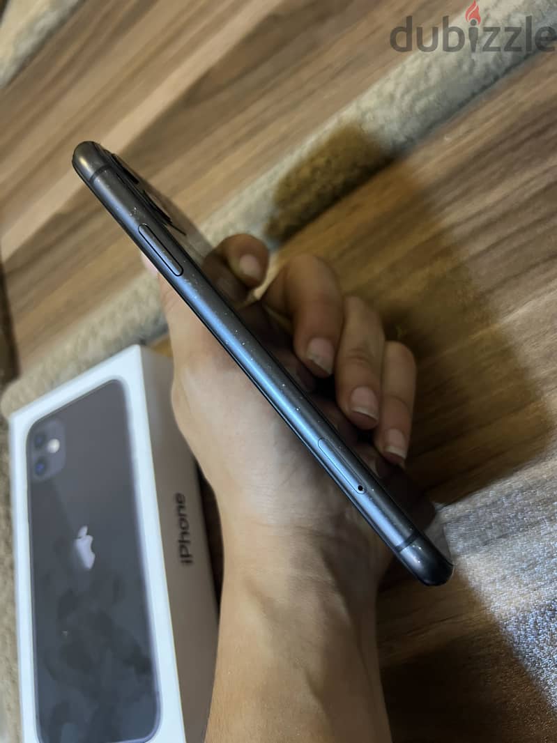 Apple - iPhone 11 8