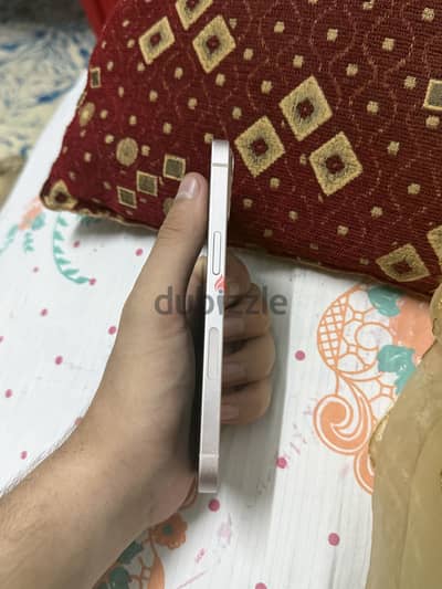 ايفون 13معاه علبته مساحه 128 بطاريه 84