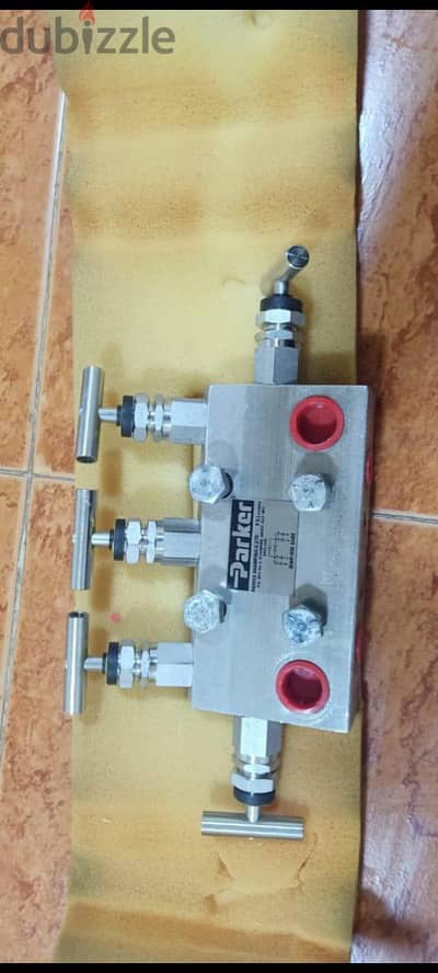 محبس باركر خماسي إنجليزي أصلي Parker 5-Valve Manifold (تحمل 400 بار)