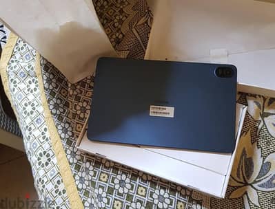 تابلت اونر باد 8 - Honor Pad 8 رام:٨ مساحة:١٢٨ شاشة ١٢ انش زي الصور