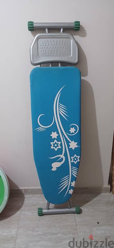 طاولة مكواة