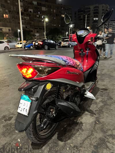 اسكوتر sym st بحالة جيدة رخصة سنتين ونص