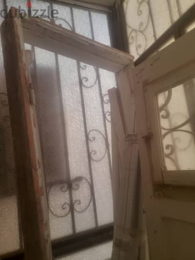 باب مدهون بكره نضيفة