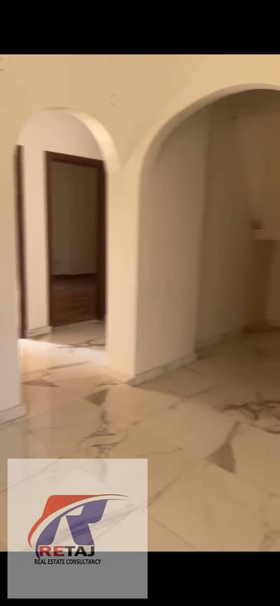 Apartment for rent under the new rental law in New Cairo (Fifth Settlement), with a super deluxe finis apartment is located on 90th Street, dire