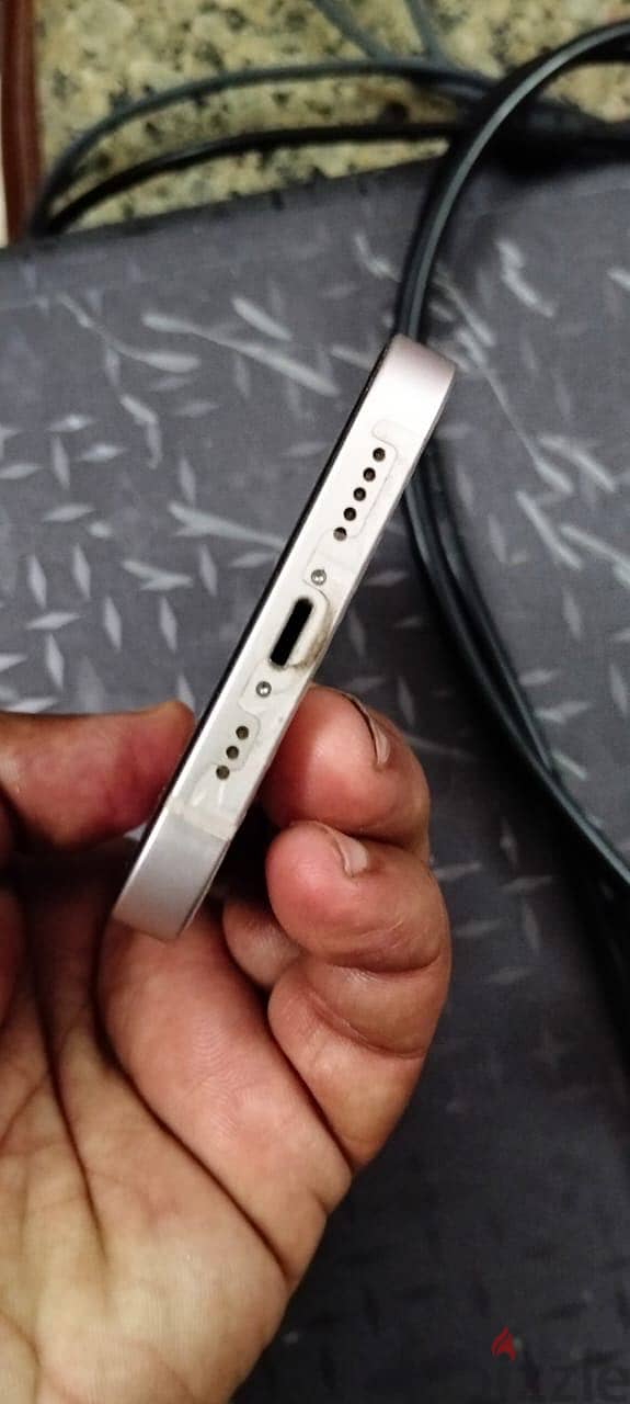 iPhone 13 3