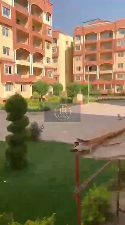 For rent: Ultra-super-luxurious unit in Al-Luluah Compound. Features all amenities and services, with a view overlooking the greenery.