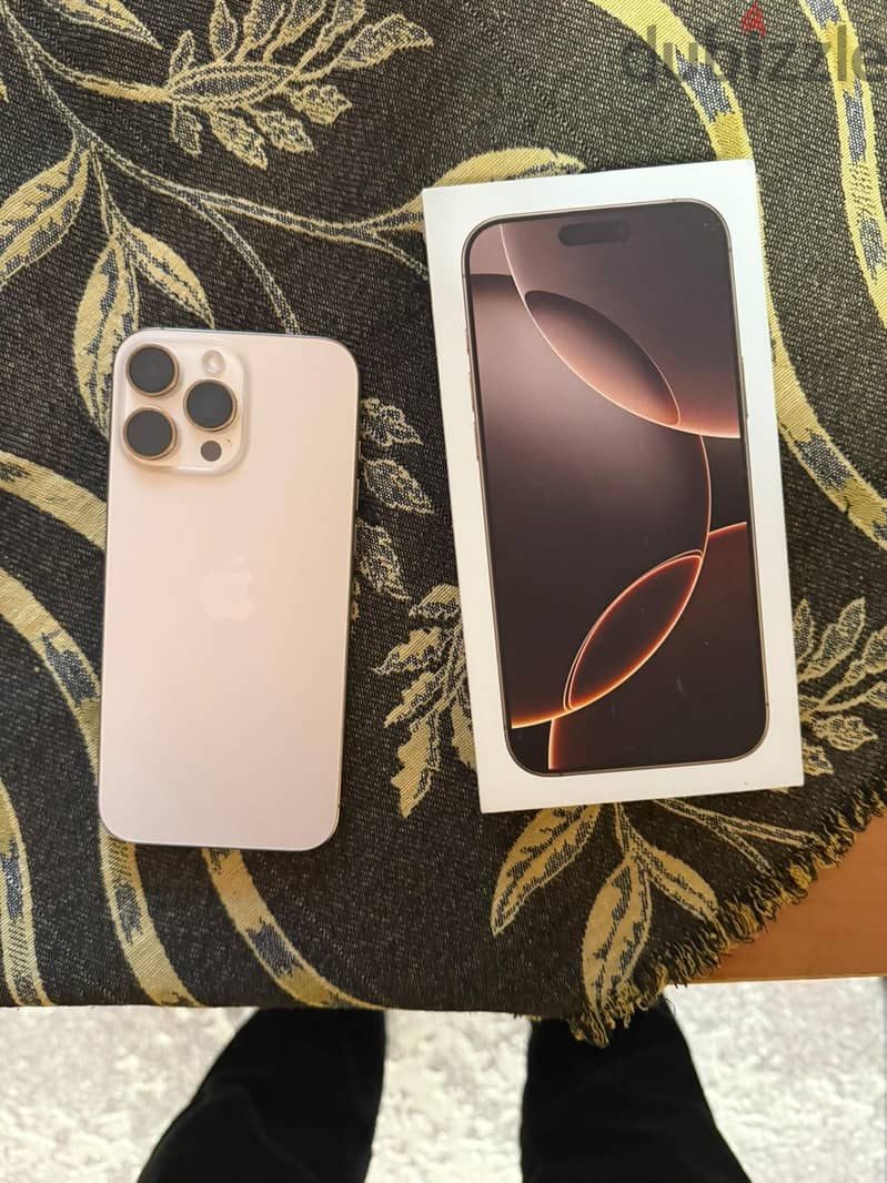 Apple - iPhone 16 Pro Max 4