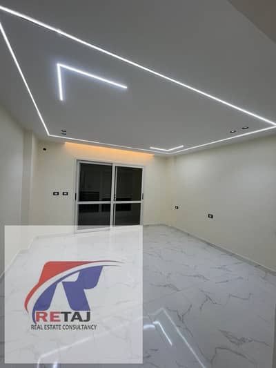 A bargain apartment for sale directly from the owner – commission applies.  A golden opportunity to own a luxurious apartment with hotel-style finishi