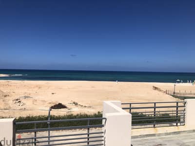 صف اول على البحر First raw beachfront