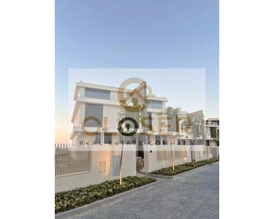 تاون هاوس استلام فوري متشطب بالفرش و الاجهزة الكهربائية للبيع في العلمين الجديدة El Alamein