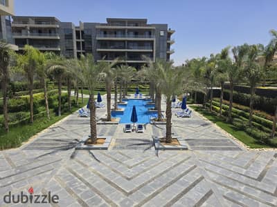 Penthouse for Sale – Patio Oro (La Vista) | New Cairo  Luxury ready-to-move penthouse in a prime location inside Patio Oro – La Vista.   * 3 Bedrooms + Living * 3 Bathrooms * 4th Floor * Core & Shell finishing * 196 sqm + open roof * Prime view on landscap