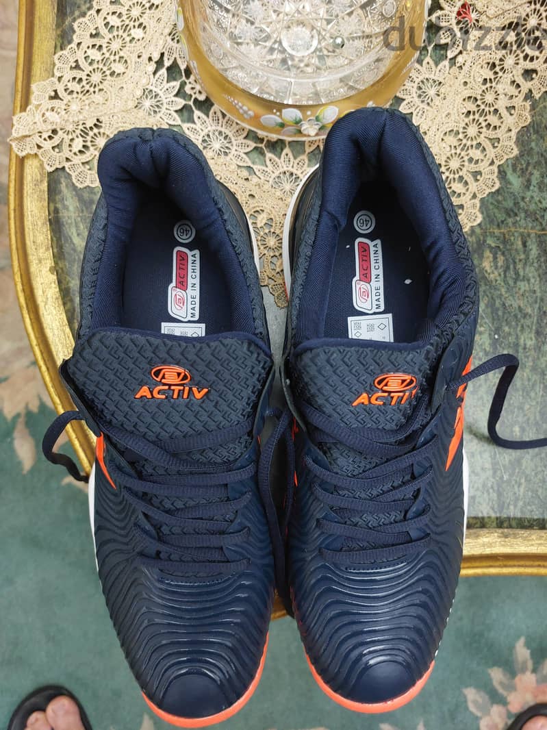 activ running shoes 4