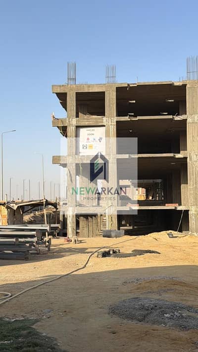 40m² shop in 6th of October, ready in just 1.5 years, with a 10% down payment and installments over 7 years.