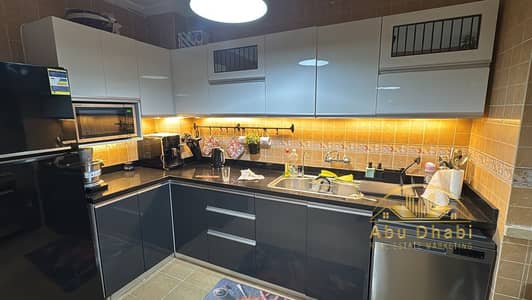 Apartment 211 m for rent, legally licensed, with kitchen, in Madinaty, with a distinctive view on a main street, "expanding sea view and next to Madin