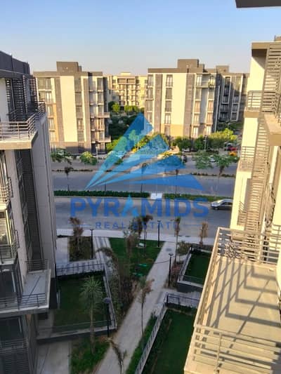 For Sale in Madinaty – B8  A distinctive 125 sqm apartment in one of the finest phases of Madinaty, located in B8, Group 87