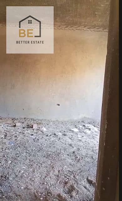 Available on the first and second floors | Area 155m with complete meters and a share in the land | Code 9084