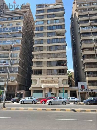 للايجار محل مسجل يصلح مقر تجاري/اداري/بنك منطقة البنوك شارع وادي النيل