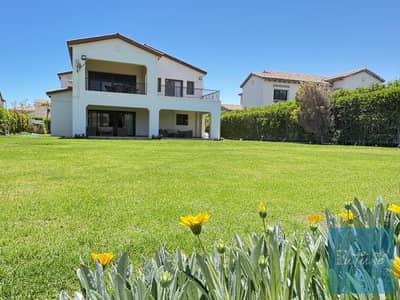 Luxury Standalone Villa للإيجار في مراسي فيكتوريا الساحل الشمالي من إعمار مصر 5 غرف نوم 5 حمامات Garden View غرفة مربية وغرفة سائق