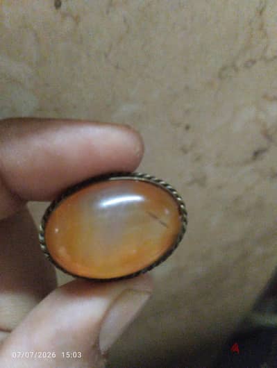 خاتم فص عقيق اصلى قديم جدا بفارغه نحاس