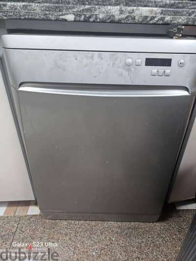للبيع غسالة أطباق Indesit موديل DFP 58B1 NX EX – 13 فرد  Eliraqi