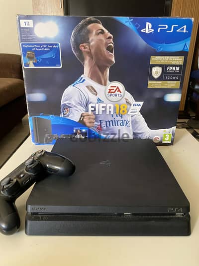 Ps4 slim 1tb 2 controllers