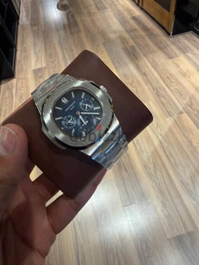 ساعه باتيك فيليب نوتيلوس (Patek Philippe Nautilus). ميرور اوريجينال