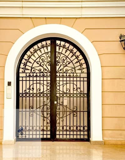 Apartment for rent in Hyde Park Compound, New Cairo for immediate housing, area 155, consisting of 2 bedrooms + 2 bathrooms with a direct view of green spaces Garden view