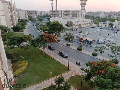Apartment for sale in Madinaty, 143 sq m, B6, open view directly overlooking services, close to traffic and South Park.