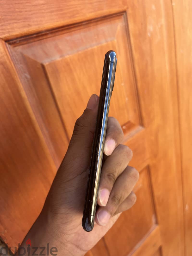 iPhone 11pro 4