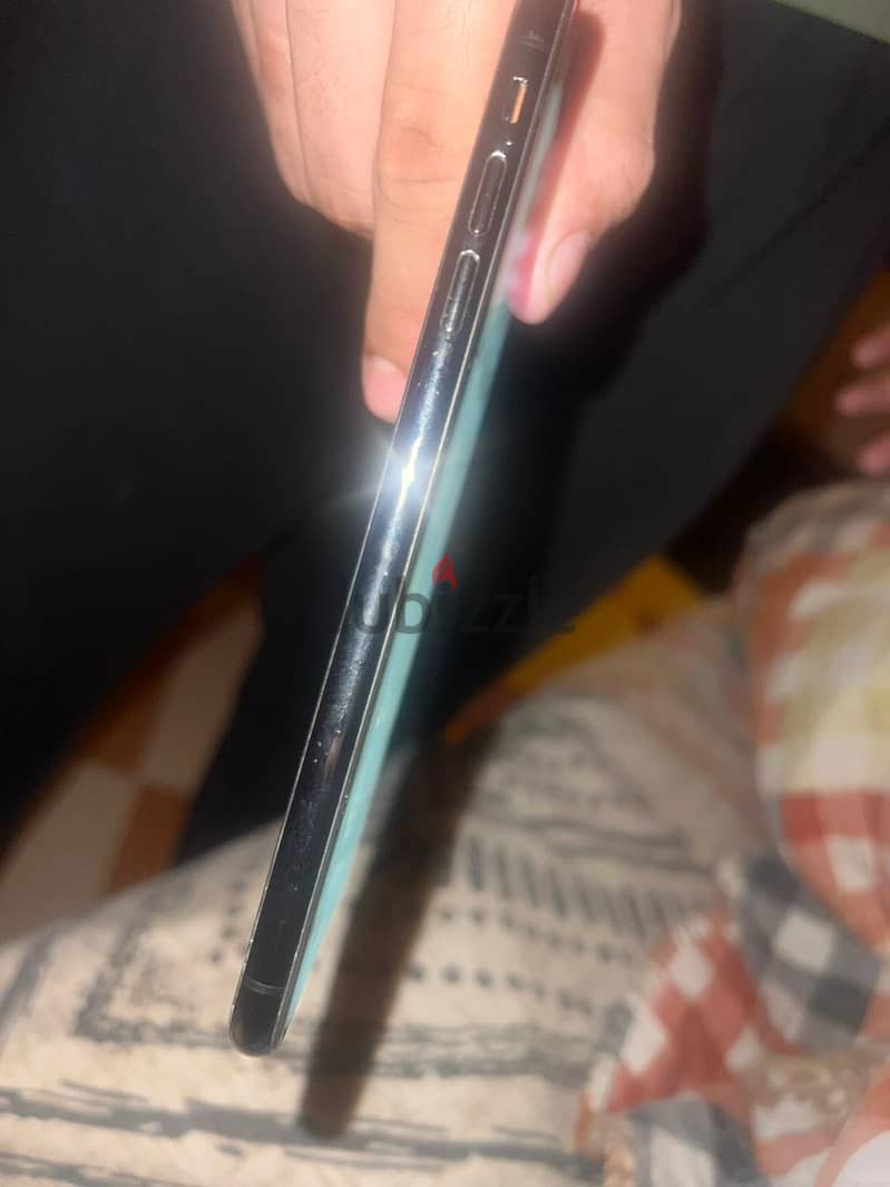 Apple - iPhone XS Max 3