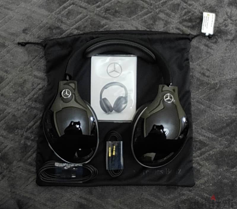 Mercedes Benz Headset 1