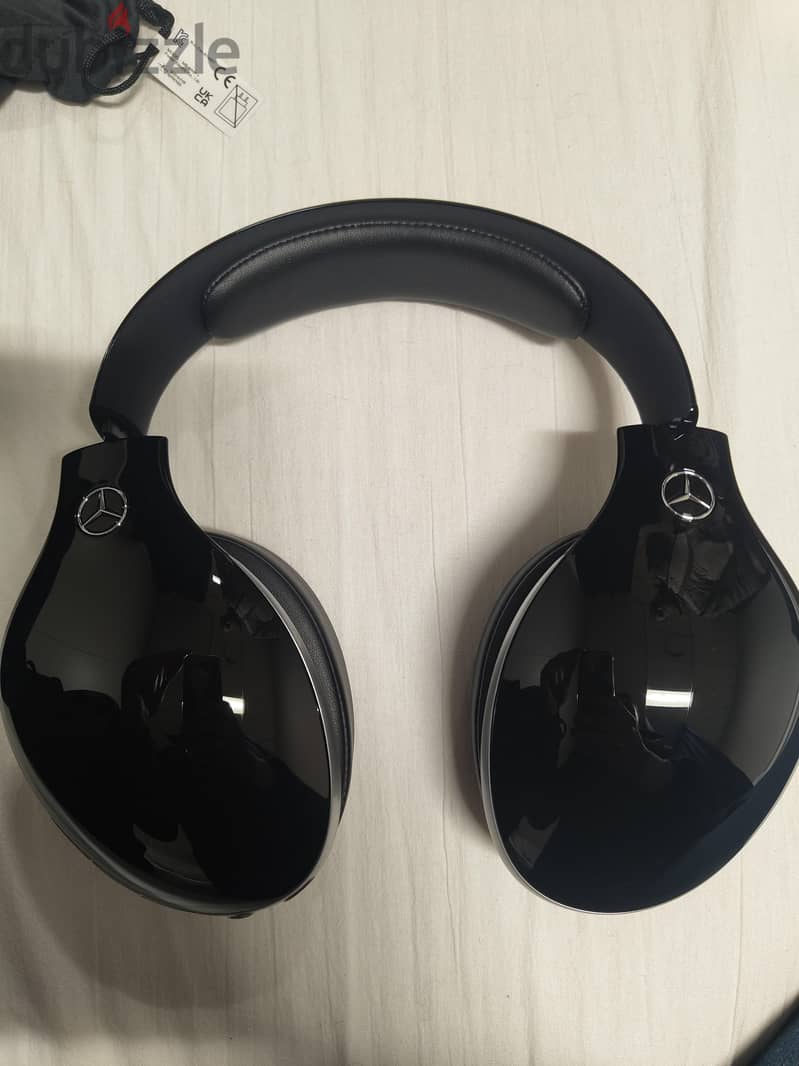 Mercedes Benz Headset 8