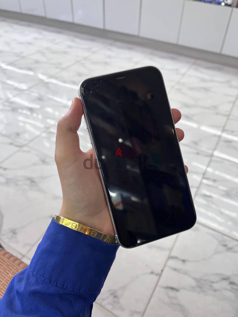 Apple - iPhone 11 5