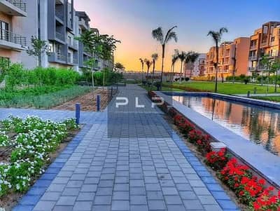 تاون هاوس كورنر ريسيل للبيع في كمبوند فيفث سكوير التجمع الخامس  استلام فوري   Fifth Square – New Cairo