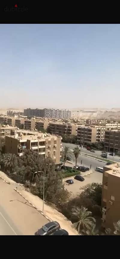 Apartment for sale in Zahraa El Maadi, Mecca Street, front view, and Bahari facade, an area of 190 sqm consisting of 3 rooms, including a master bedroom - reception - kitchen - 2 bathrooms, floor 5, an elevator is available