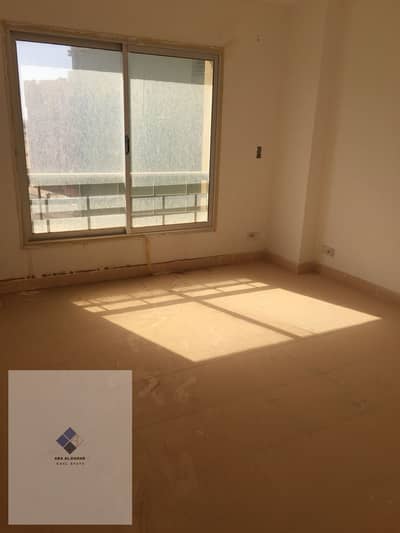 Apartment for rent in Madinaty Compound, New Cairo for immediate housing, area 131 consisting of 3 bedrooms + 2 bathrooms with a direct view of the green areas Garden view