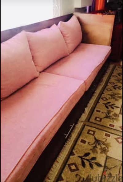 كنبه بادراج تخزين بحالة الجديده