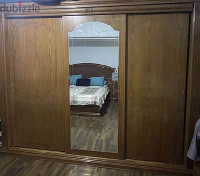 دولاب و تسريحه و ٢ كومود