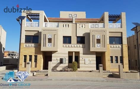 Twin house for sale in Green 4 Compound, Sheikh Zayed; ultra-luxurious finishing, including kitchen and air conditioning