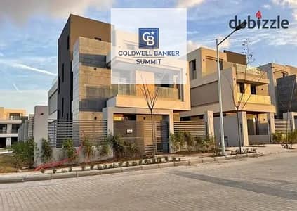 للبيع فيلا VIP من لافيستا جاهزه للمعاينه فى الباتيو تاون بجوار الجامعه الامريكيه - التجمع الخامس