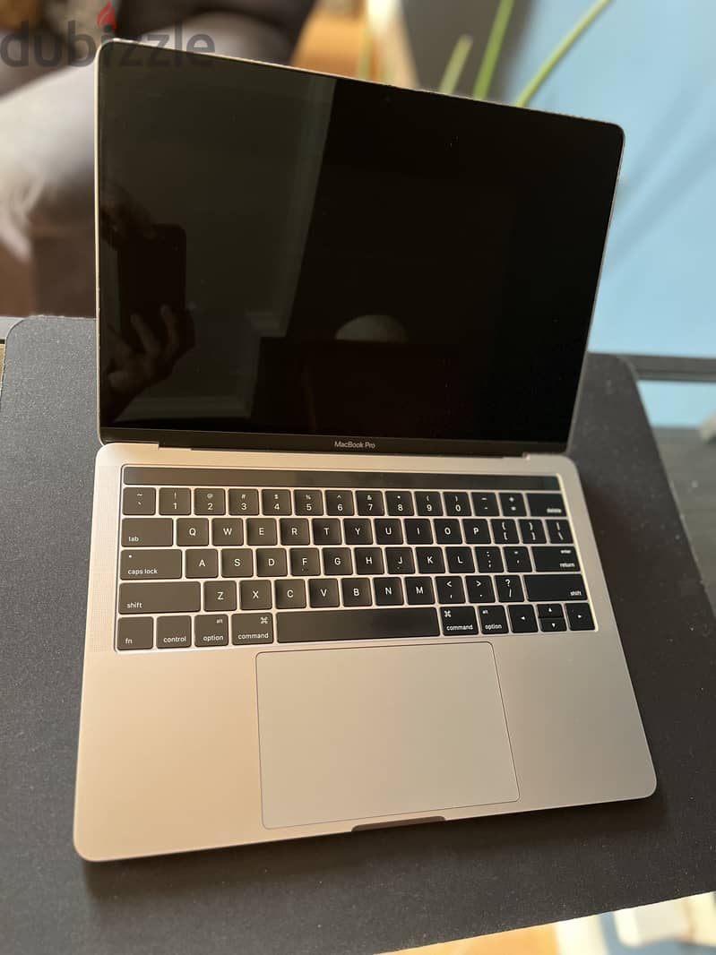 Macbook pro 13" with Touchbar, mint condition 1