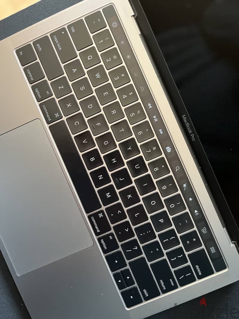 Macbook pro 13" with Touchbar, mint condition 4