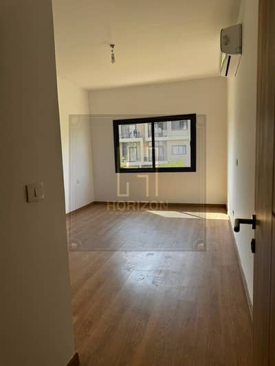 شقه  3نوم بالمطبخ والتكييفات للايجار فى كمبوند فيفث سكوير المراسم apartment rent marasem