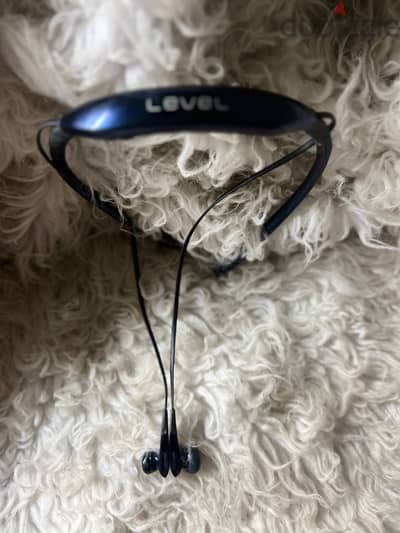 Samsung level u الاتنين